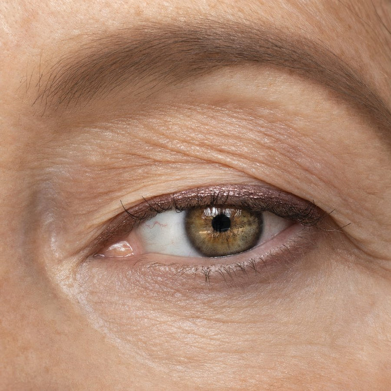 Eyeshadow hidden under a hooded lid